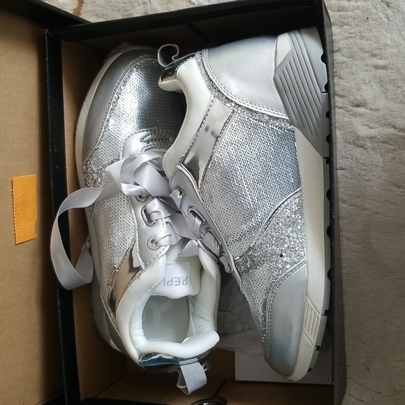 Sneakers for women - Picture 16 of 16